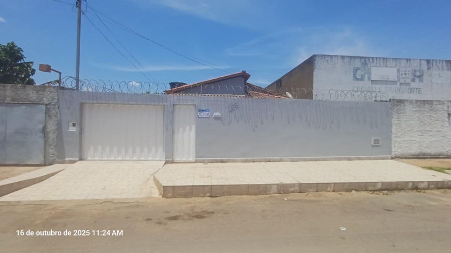 Casa - Aluguel - Centro - Buritizeiro - MG